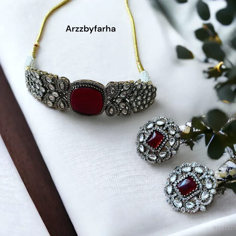 shahnoor choker necklace
