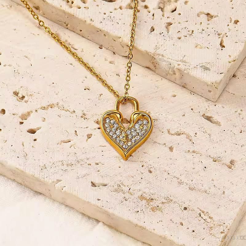 18 kt gold heart necklace