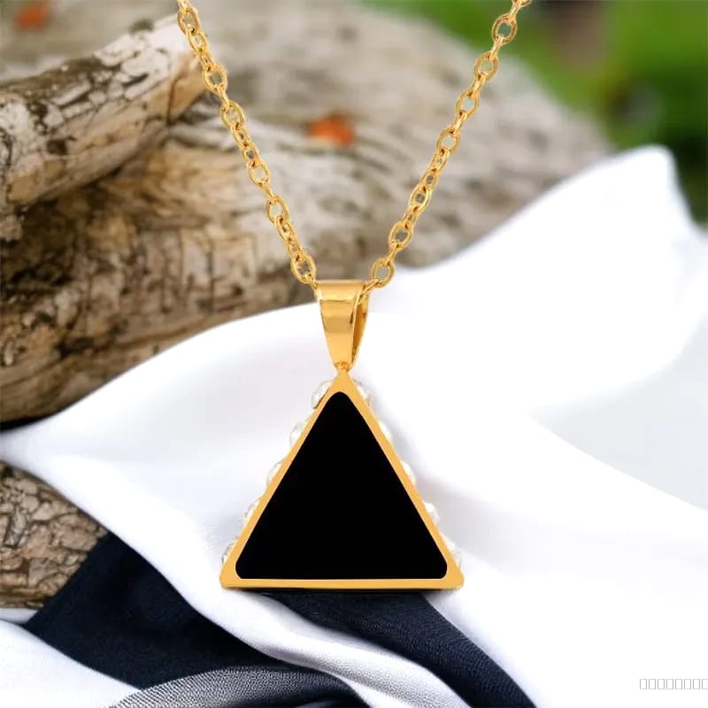 triangle black pendant chain