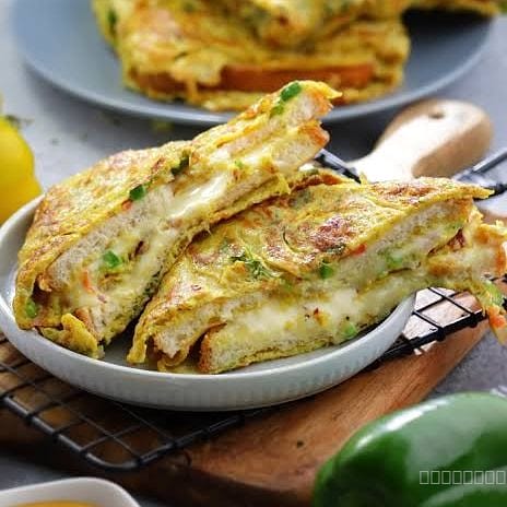  CHEESE BREAD OMLET