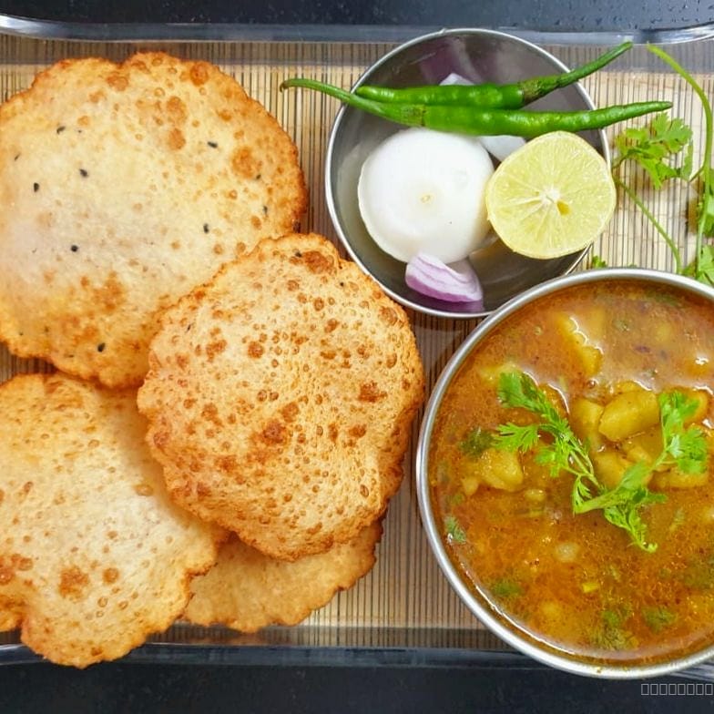 ALOO MATAR & PURI (4PCS)