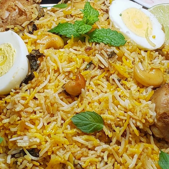 CHICKEN DUM BIRYANI 