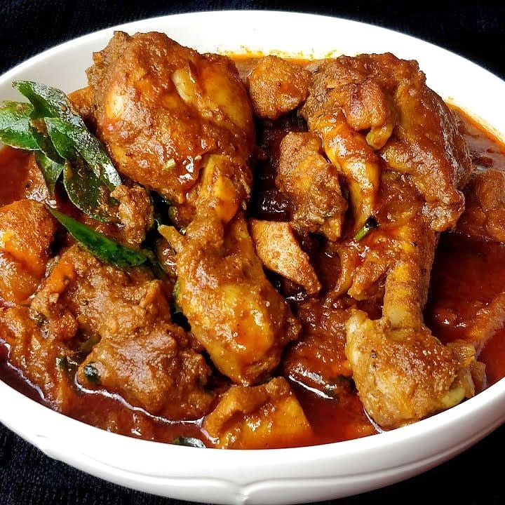 CHICKEN CURRY