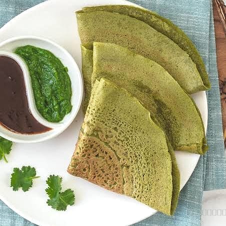 Green moog dal chila (6 pieces)