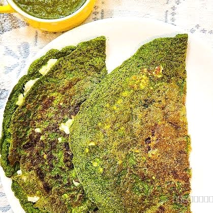 Paneer moog dal chila (3 pieces )