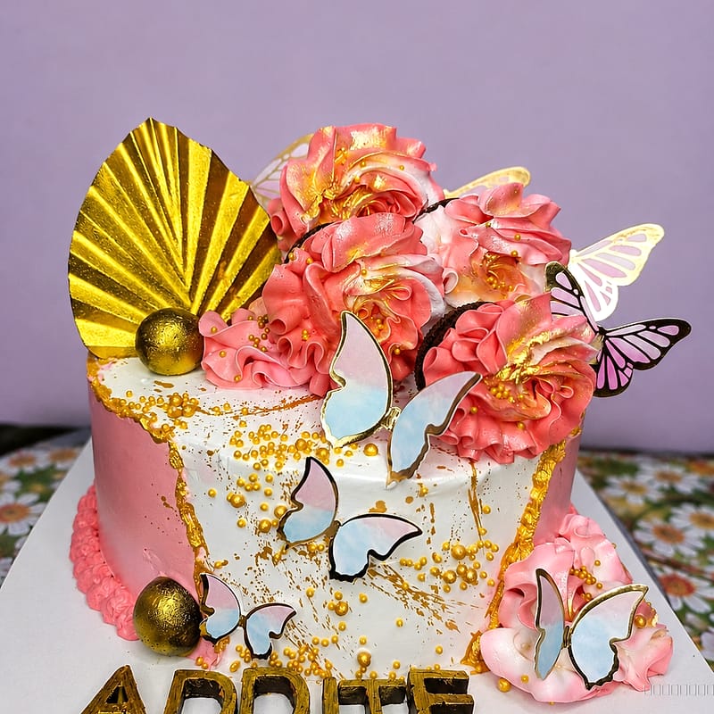 Butterfly Floral Cake 1/2 Kg Butterscotch Flavour