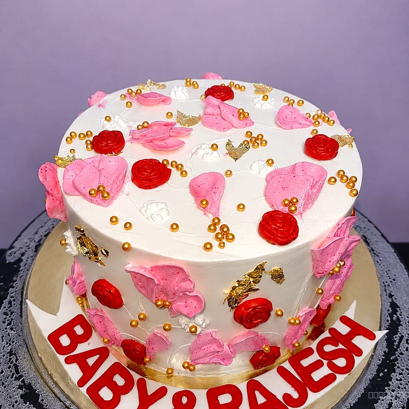 Floral Desing Cake 1Kg Butterscotch Flavour